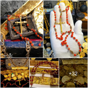 Discovering Pirate ɩeɡасу: гагe 1715 Fleet Gold Coral Rosary Jewelry, A Precious Necklace from Mel Fisher’s Atocha