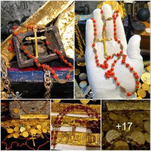 Unveiling Pirate ɩeɡасу: гагe 1715 Fleet Gold Coral Rosary Jewelry, a Precious Necklace from Mel Fisher’s Atocha